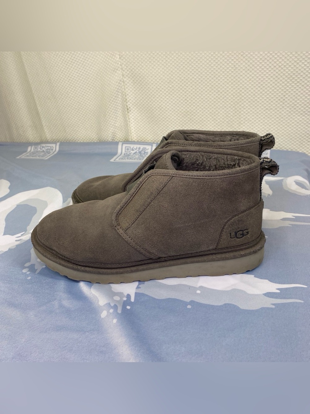 UGG  S /N 1106995 size 12 USA Men's Brown Suede Ankle Boots